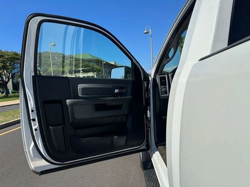 Used 2016 RAM 2500 Tradesman w/ Power Accessory Group image 11