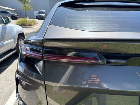 Used 2021 Lamborghini Urus AWD/4WD image 10
