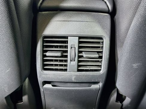 Used 2018 Mercedes-Benz GLA 250 image 21