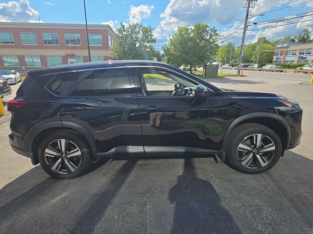 Certified 2025 Nissan Rogue SL AWD/4WD image 6