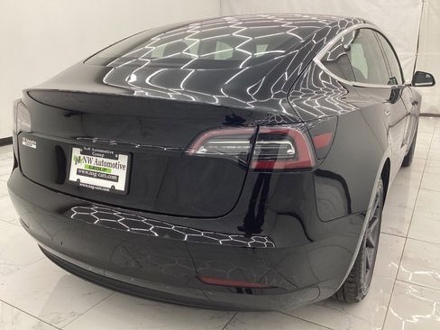 Used 2018 Tesla Model 3 Long Range image 9