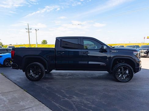 Used 2024 GMC Sierra 1500 AT4 w/ AT4 Preferred Package AWD/4WD image 2