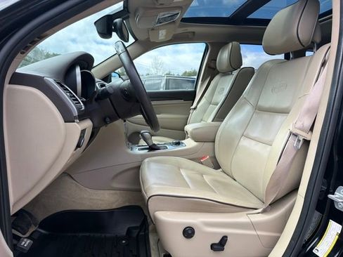 Used 2018 Jeep Grand Cherokee Overland image 11