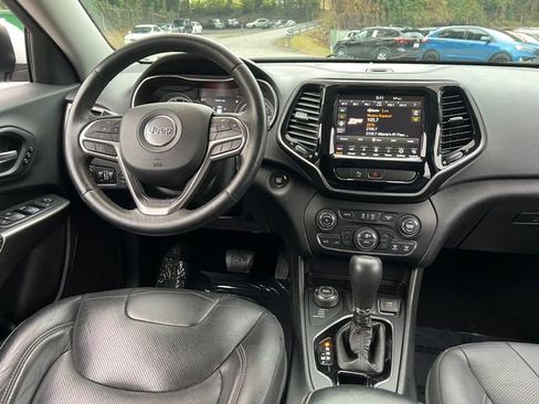 Used 2019 Jeep Cherokee Limited image 17