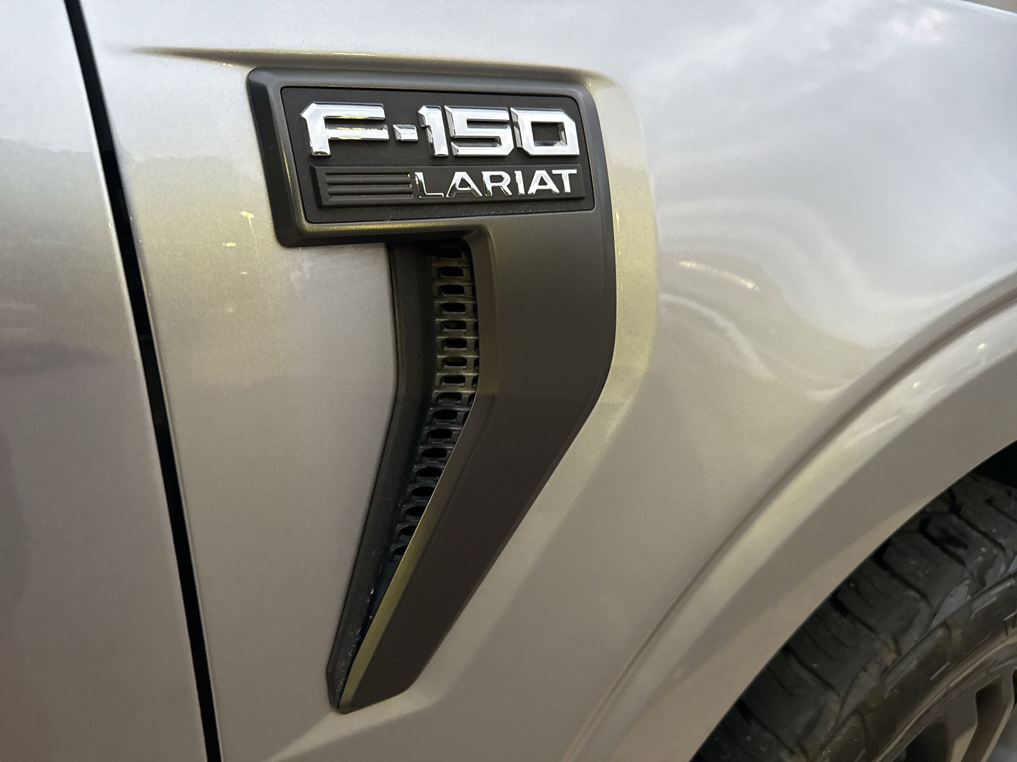 Used 2022 Ford F150 Lariat AWD/4WD image 6