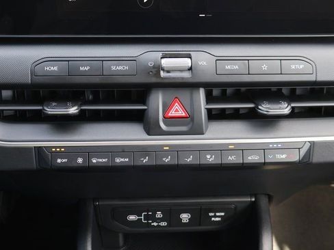 New 2025 Kia K4 LXS image 24