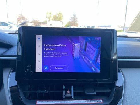 Used 2023 Toyota Corolla Cross L image 31