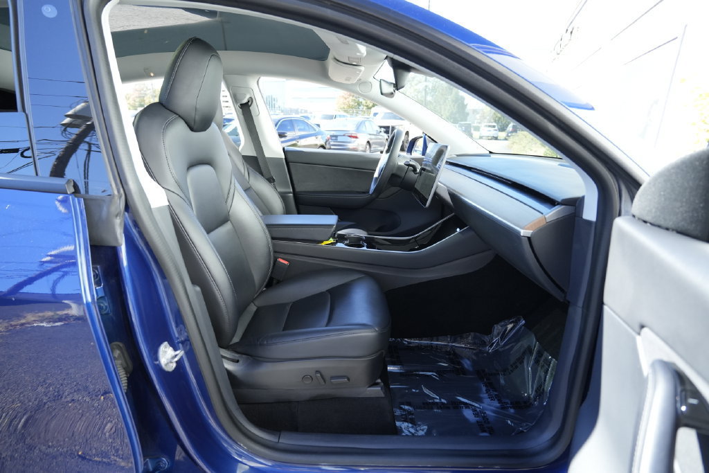 Used 2020 Tesla Model Y Long Range AWD/4WD image 32