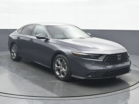 Used 2023 Honda Accord EX-L image 9