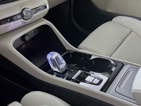 New 2026 Volvo XC40 B5 Plus w/ Protection Package Premier image 15