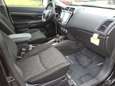 Used 2025 Mitsubishi Outlander Sport LE AWD/4WD image 28