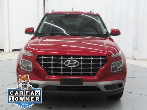 Used 2023 Hyundai Venue Limited w/ Cargo Package FWD image 9