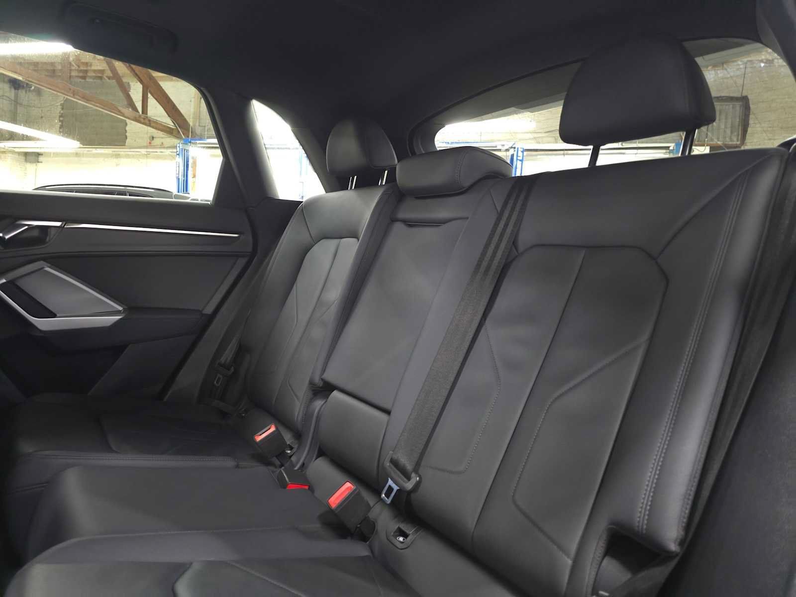 Used 2025 Audi Q3 2.0T Premium AWD/4WD image 17