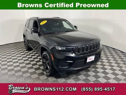 Used 2025 Jeep Grand Cherokee Altitude