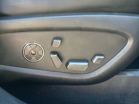 Used 2020 Lincoln Nautilus Reserve w/ Equipment Group 202A image 13