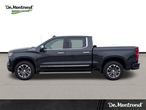 Used 2022 Chevrolet Silverado 1500 High Country w/ Z71 Off-Road Package image 8