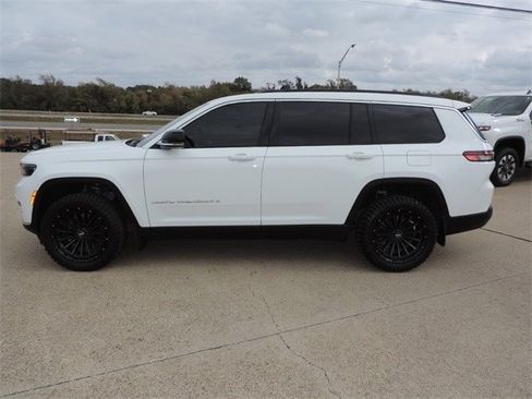 Used 2025 Jeep Grand Cherokee L Limited image 8