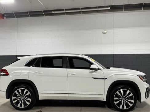 Used 2020 Volkswagen Atlas Cross Sport SEL R-Line FWD image 14