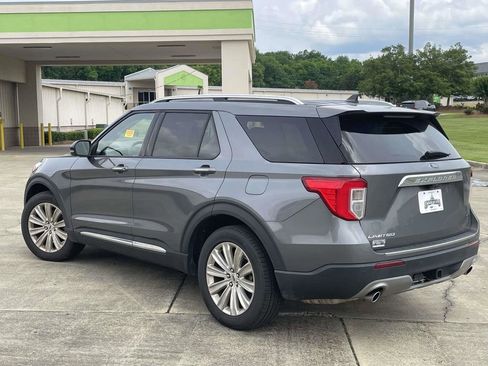 Certified 2022 Ford Explorer Limited w/ Equipment Group 301A RWD image 5