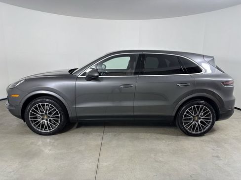 Certified 2023 Porsche Cayenne Platinum Edition AWD/4WD image 2