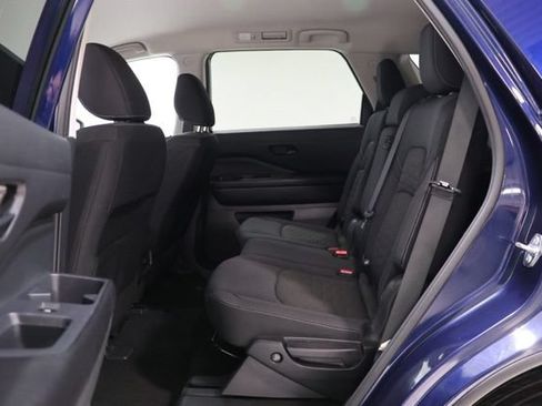 Used 2025 Nissan Pathfinder SV AWD/4WD image 27