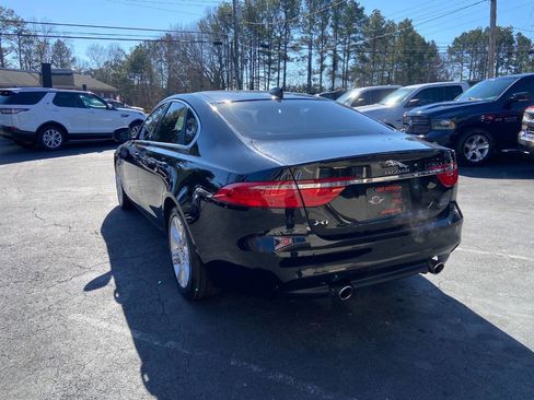 Used 2017 Jaguar XF Premium AWD/4WD image 8