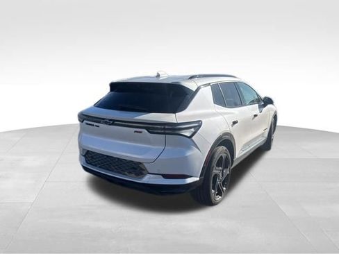 Used 2025 Chevrolet Equinox EV RS w/ Convenience Package II image 4