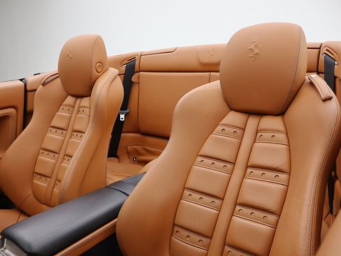 Used 2011 Ferrari California image 38