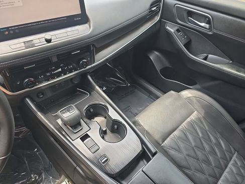 Used 2024 Nissan Rogue Platinum w/ Platinum Premium Package FWD image 30