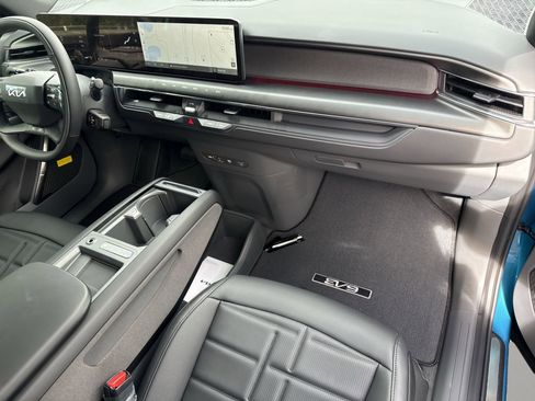 New 2026 Kia EV9 Land w/ Nightfall Edition Package image 11