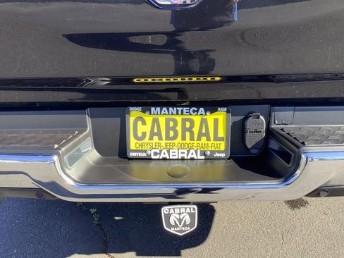 Used 2024 RAM 1500 Laramie image 31