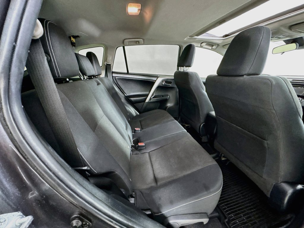 Used 2017 Toyota RAV4 XLE w/ Plus Special Value Package AWD/4WD image 31