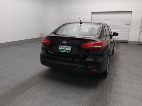 Used 2018 Ford Focus SE FWD image 7