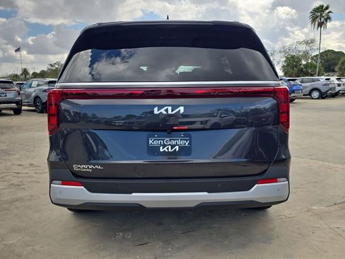 New 2026 Kia Carnival EX FWD image 7