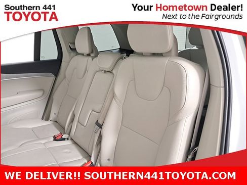 Used 2022 Volvo XC90 T5 Momentum w/ Protection Package Premier image 13