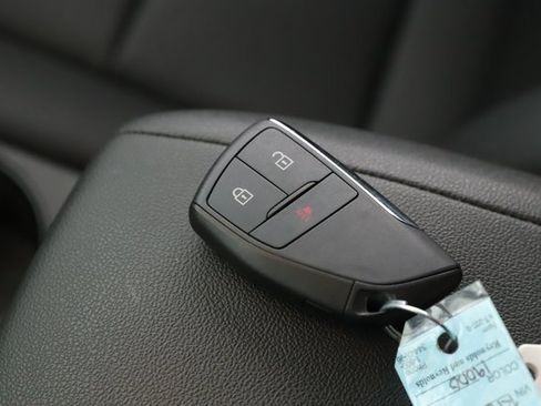 Used 2024 Chevrolet Colorado Trail Boss image 19