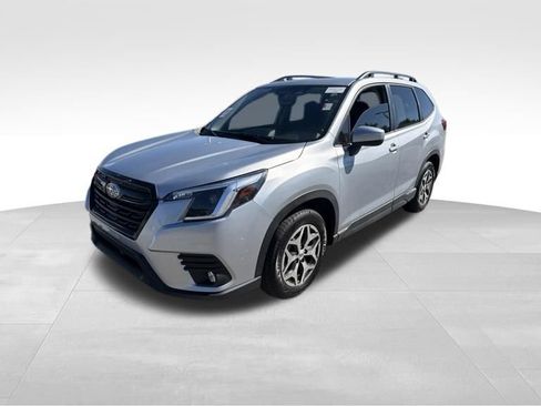 Used 2024 Subaru Forester Premium AWD/4WD image 4