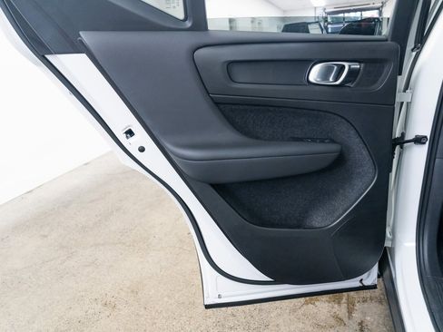 Used 2023 Volvo XC40 Recharge Ultimate image 20