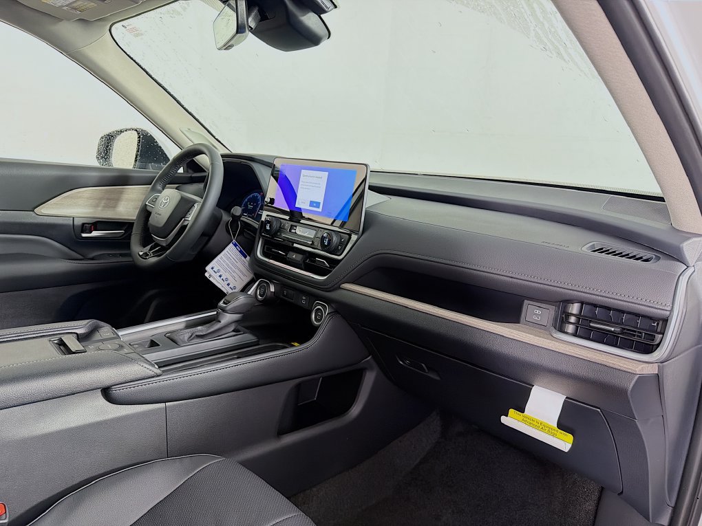 New 2026 Toyota Grand Highlander AWD image 30