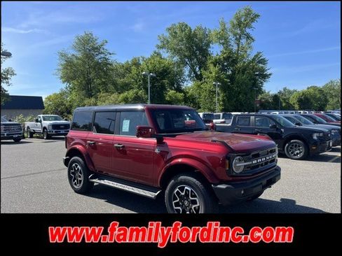 New 2026 Ford Bronco Outer Banks AWD/4WD image 1