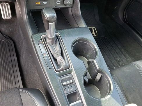 Used 2023 Honda Civic Sport image 11