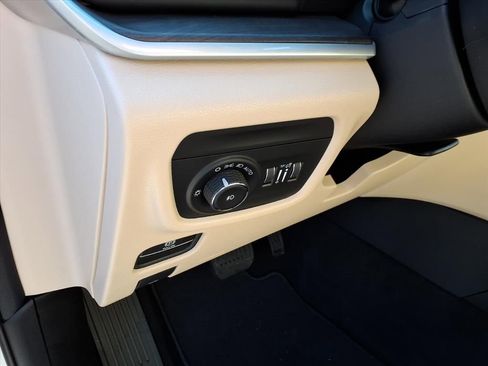 New 2025 Jeep Grand Cherokee Limited image 16