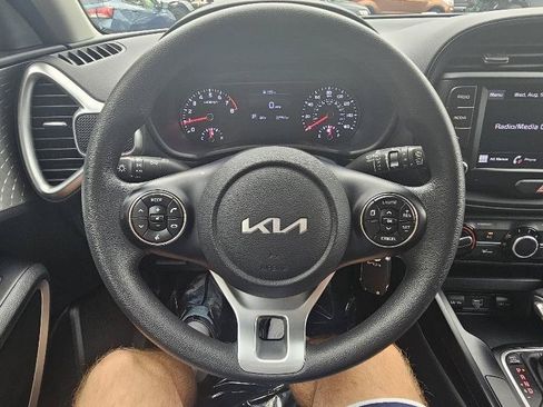 Used 2022 Kia Soul LX FWD image 11