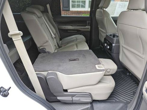 Used 2020 Ford Expedition Limited RWD image 38
