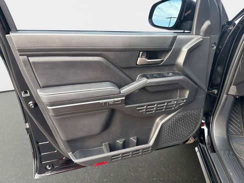 Used 2025 Toyota Tacoma TRD Off-Road image 16