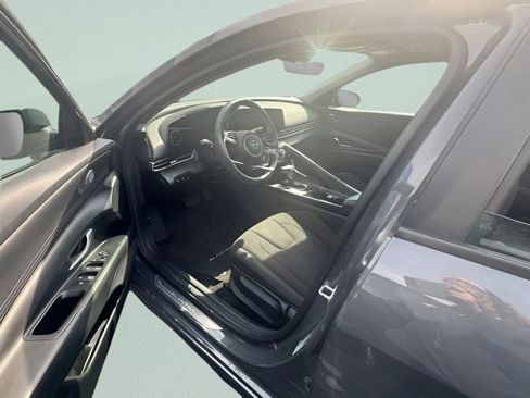 Used 2023 Hyundai Elantra SEL w/ Convenience Package FWD image 6