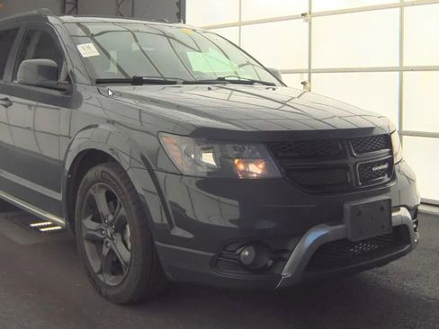 Used 2018 Dodge Journey Crossroad AWD/4WD image 4