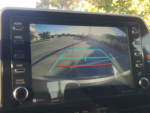 Used 2020 Toyota C-HR LE image 26