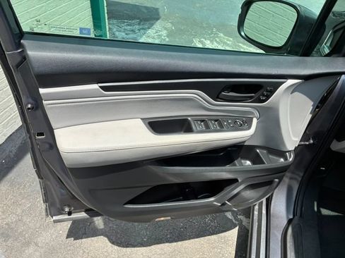 Used 2018 Honda Odyssey Touring image 17