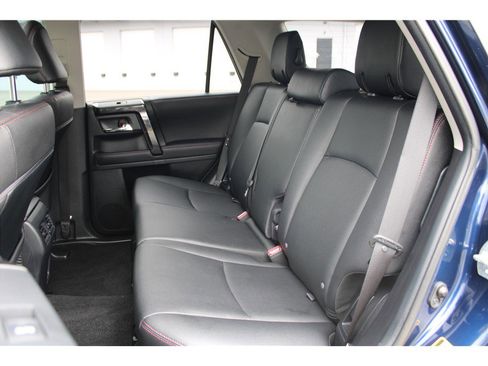 Used 2022 Toyota 4Runner TRD Off-Road Premium w/ Moonroof Package AWD/4WD image 15
